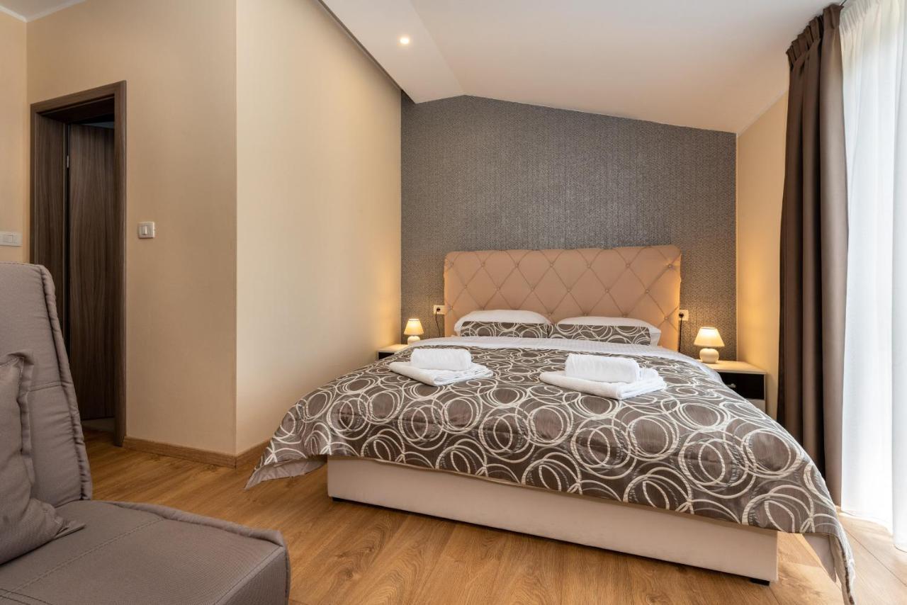 Hotel Tomazici Santalezi Kültér fotó